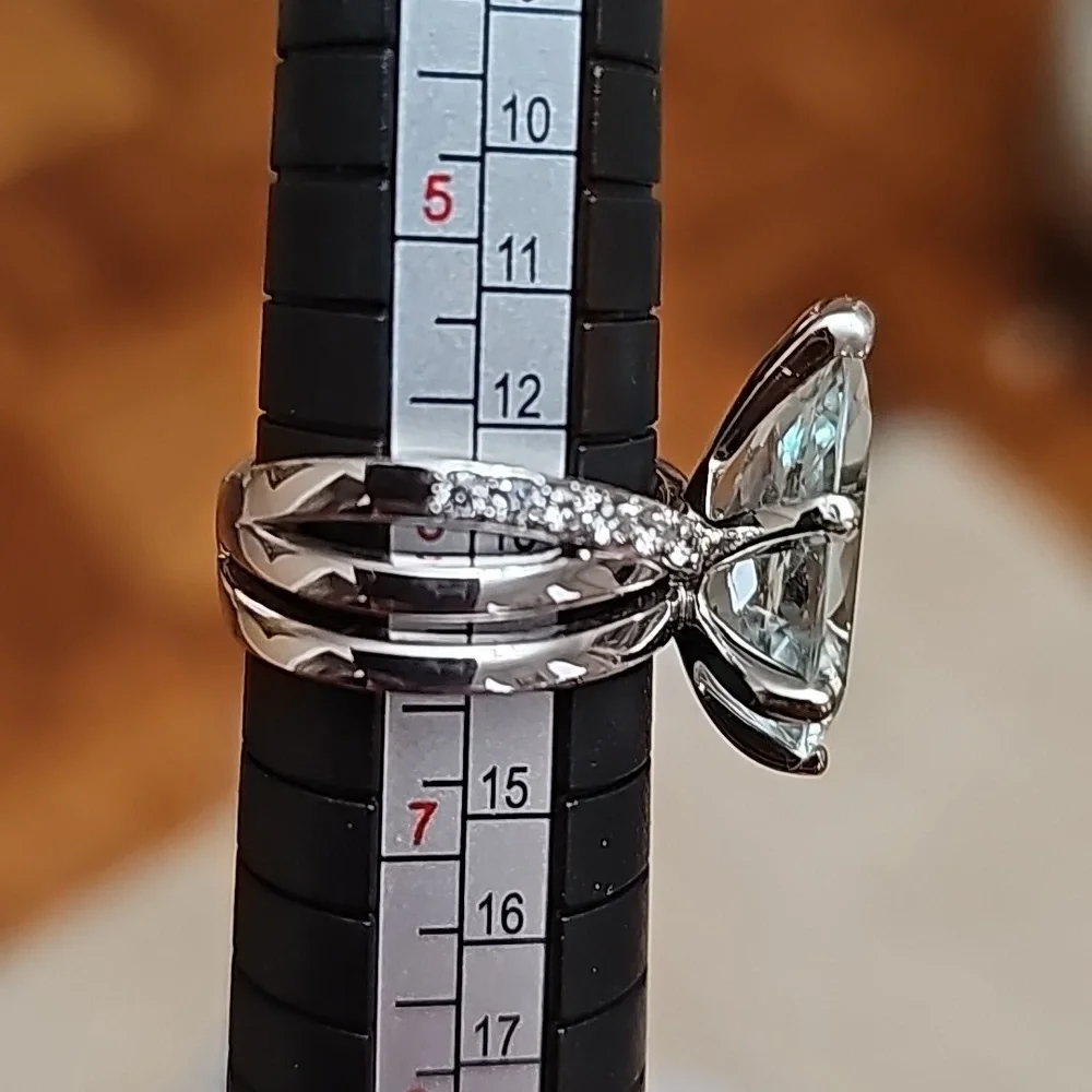 14k White gold 5 CT Aquamarine diamond ring